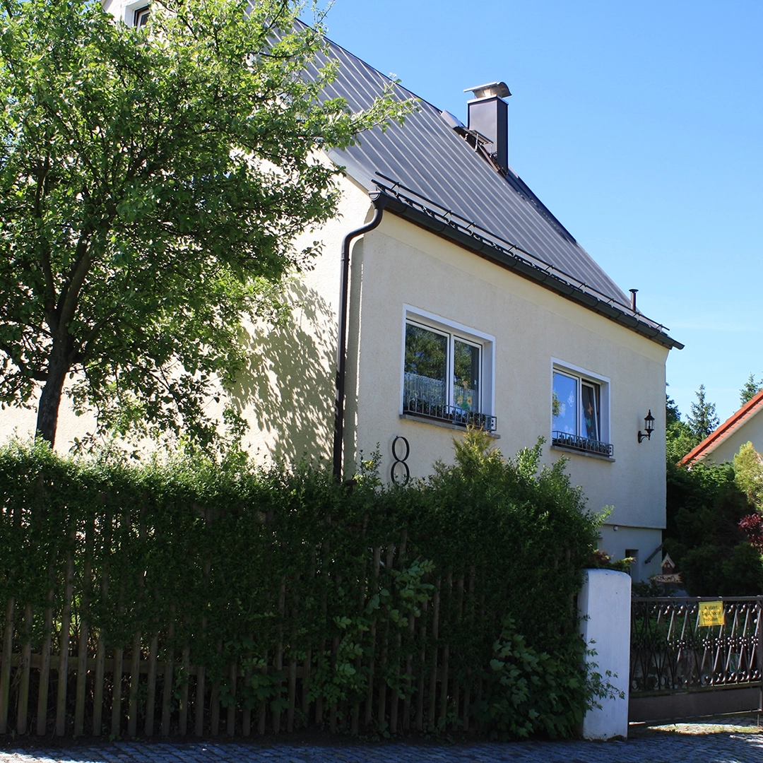 Außenansicht des Kleinstheims „Am Eichwald“ in Gera – seit 2022 Teil der Einrichtungen der Geraer HBG zur Kinder- und Jugendhilfe.