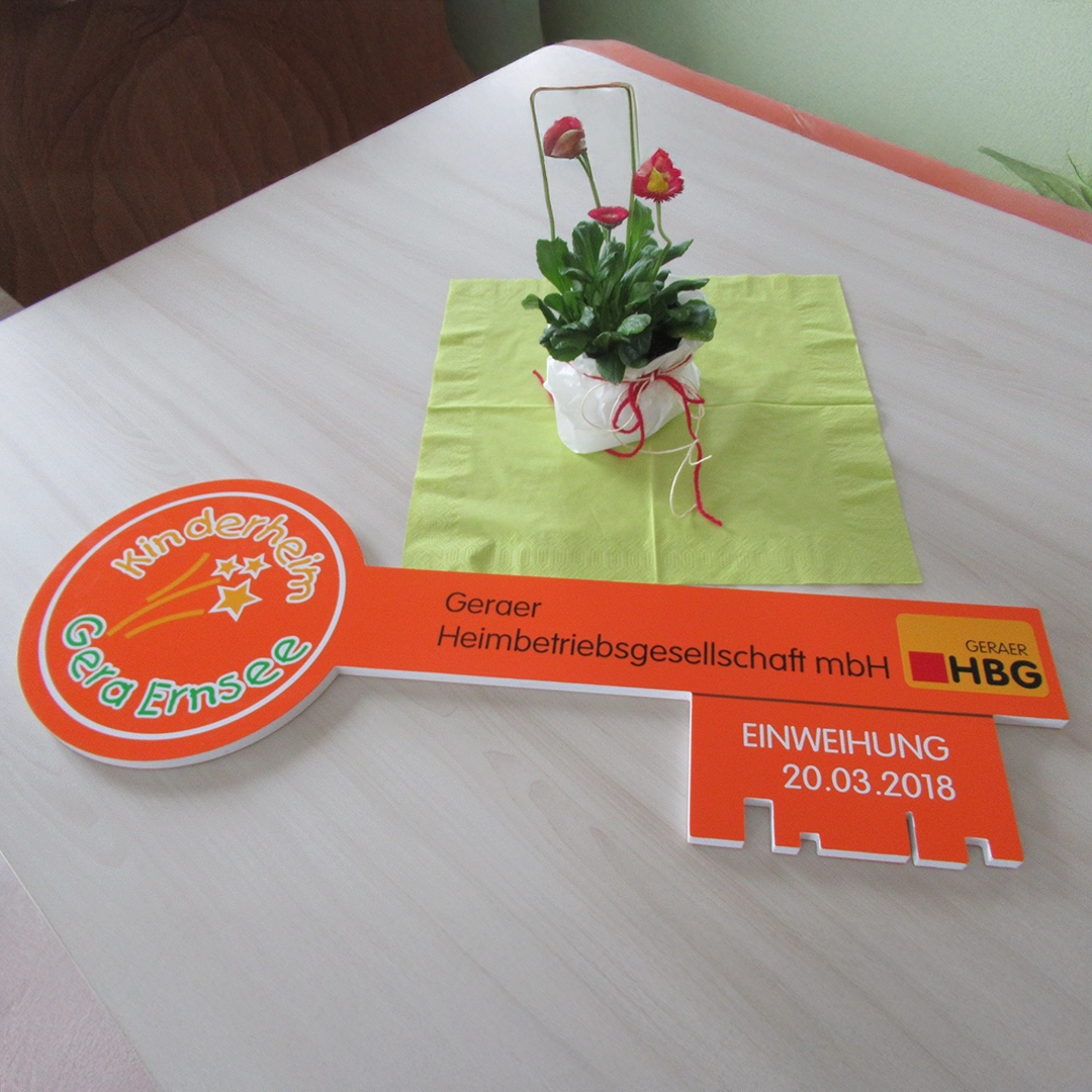 Symbolischer Schlüssel zur Einweihung von Haus 3 des Kinderheims Gera-Ernsee am 20. März 2018 – ein bedeutender Schritt für die Geraer HBG in der Kinder- und Jugendhilfe.